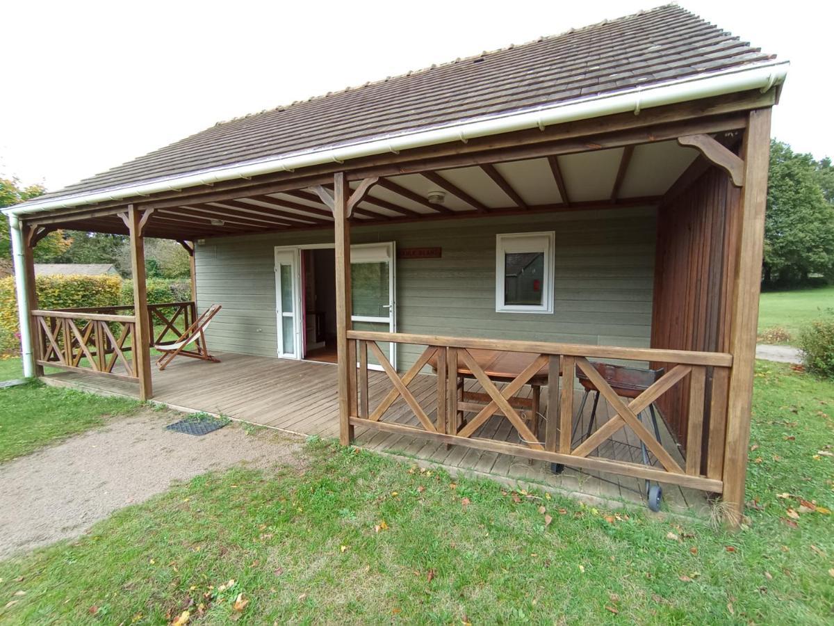 Les Maisonnettes Du Lac - Base De Loisirs Lavare Exterior photo